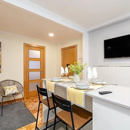 Apartman Lovely 4-bedroom In Vigo