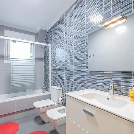 Apartment Lovely 4-bedroom In Vigo