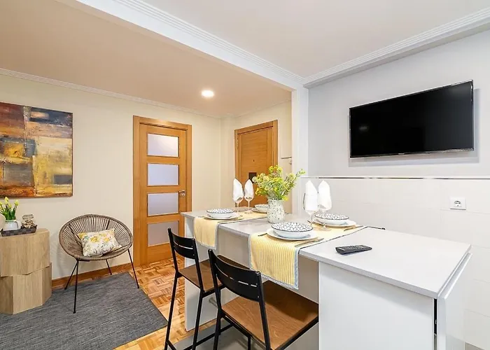 Apartman Lovely 4-bedroom In Vigo