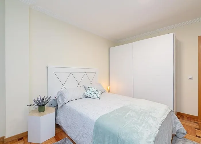 Lovely 4-bedroom In Vigo